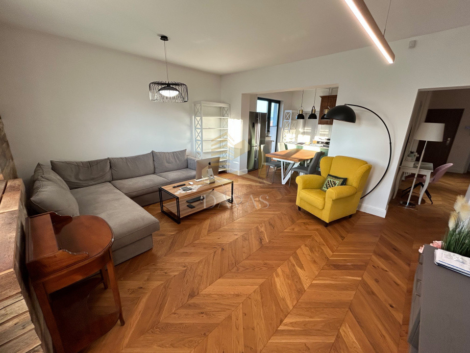 Apartament ultrafinisat de lux  4 camere | Centru | Garaj inclus in preț
