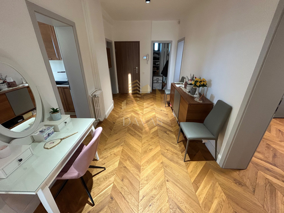 Apartament ultrafinisat de lux  4 camere | Centru | Garaj inclus in preț