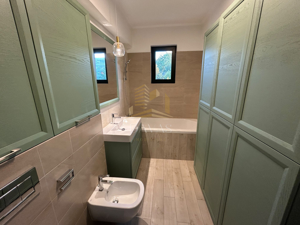 Apartament ultrafinisat de lux  4 camere | Centru | Garaj inclus in preț