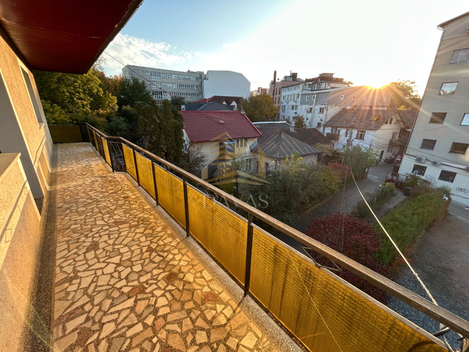 Apartament ultrafinisat de lux  4 camere | Centru | Garaj inclus in preț