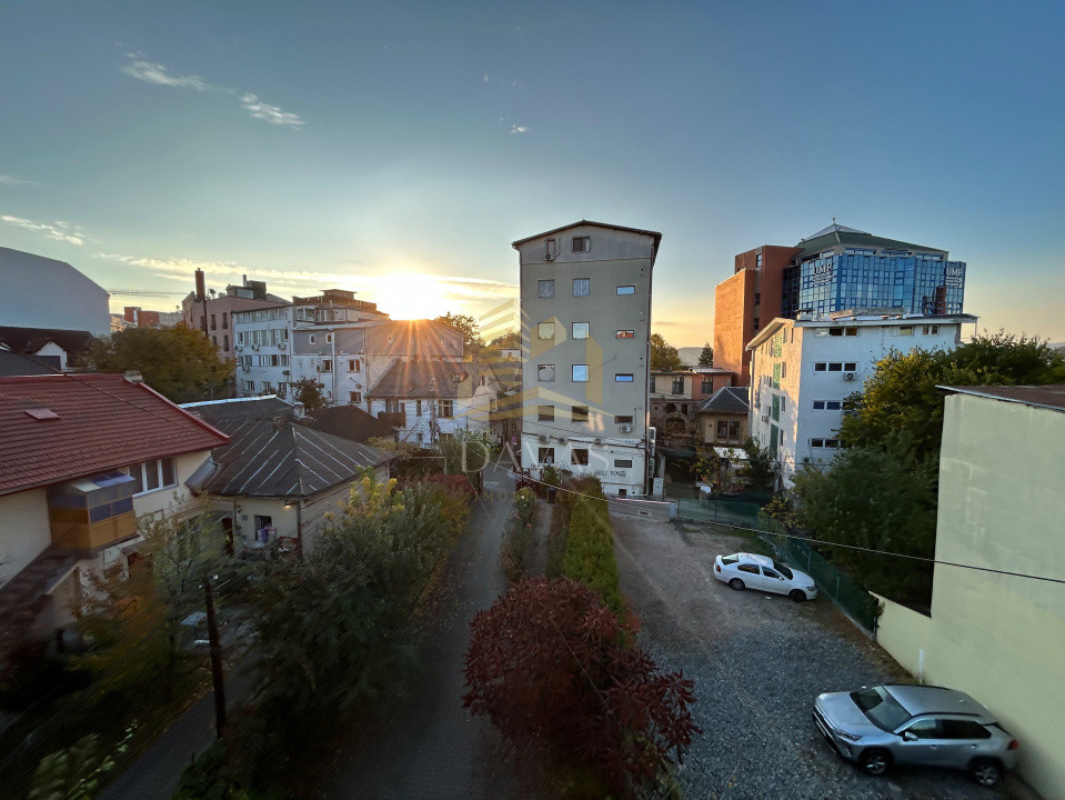 Apartament ultrafinisat de lux  4 camere | Centru | Garaj inclus in preț