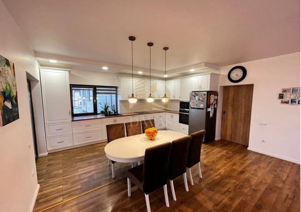 Vila la cheie de vânzare | 5 camere | 249mp utili | 640mp teren | DEZMIR