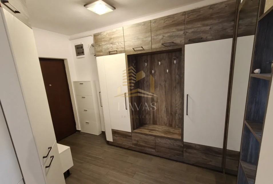 Apartament 3 camere semidecomandat | Parcare inclusă in preț | Semicentral