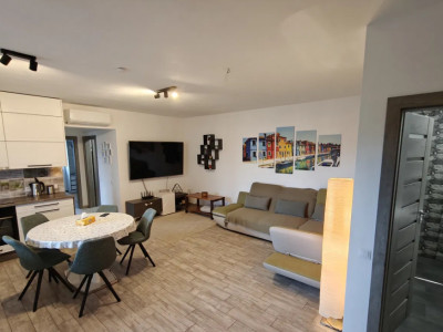 Apartament 3 camere semidecomandat | Parcare inclusă in preț | Semicentral