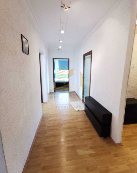 Apartament 3 camere decomandate de inchiriat | Centru | Parcare dubla inclusa