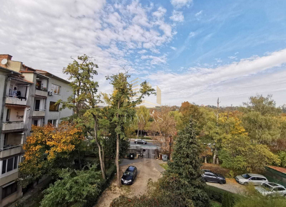 Apartament 3 camere decomandate de inchiriat | Centru | Parcare dubla inclusa