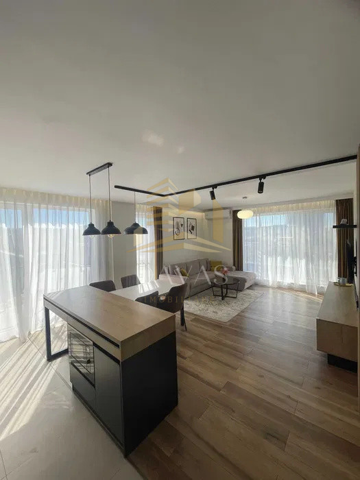 Apartament 3 camere semidecomandat | Parcare subterana inclusă | Semicentral 