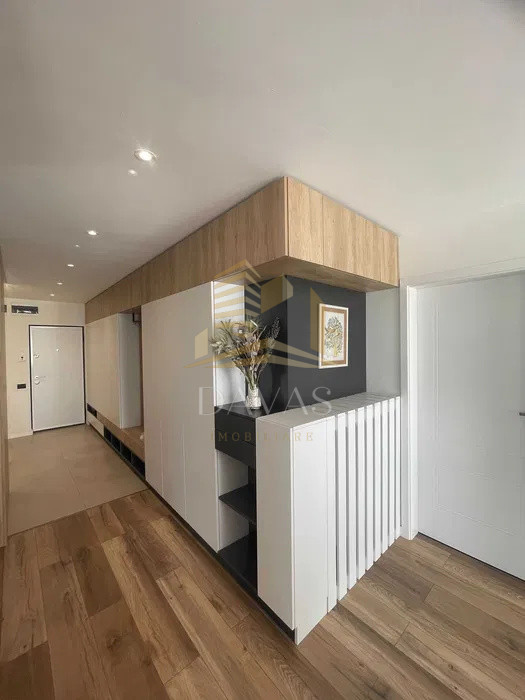 Apartament 3 camere semidecomandat | Parcare subterana inclusă | Semicentral 