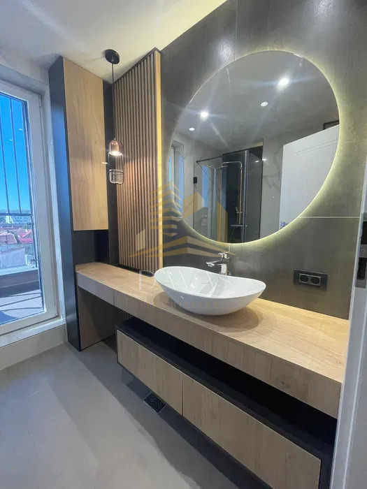 Apartament 3 camere semidecomandat | Parcare subterana inclusă | Semicentral 