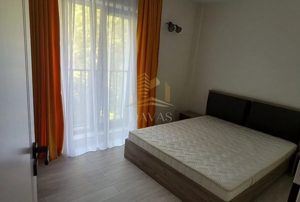 Apartament 3 camere semidecomandat | Parcare inclusă in preț | Piezișă | Hasdeu