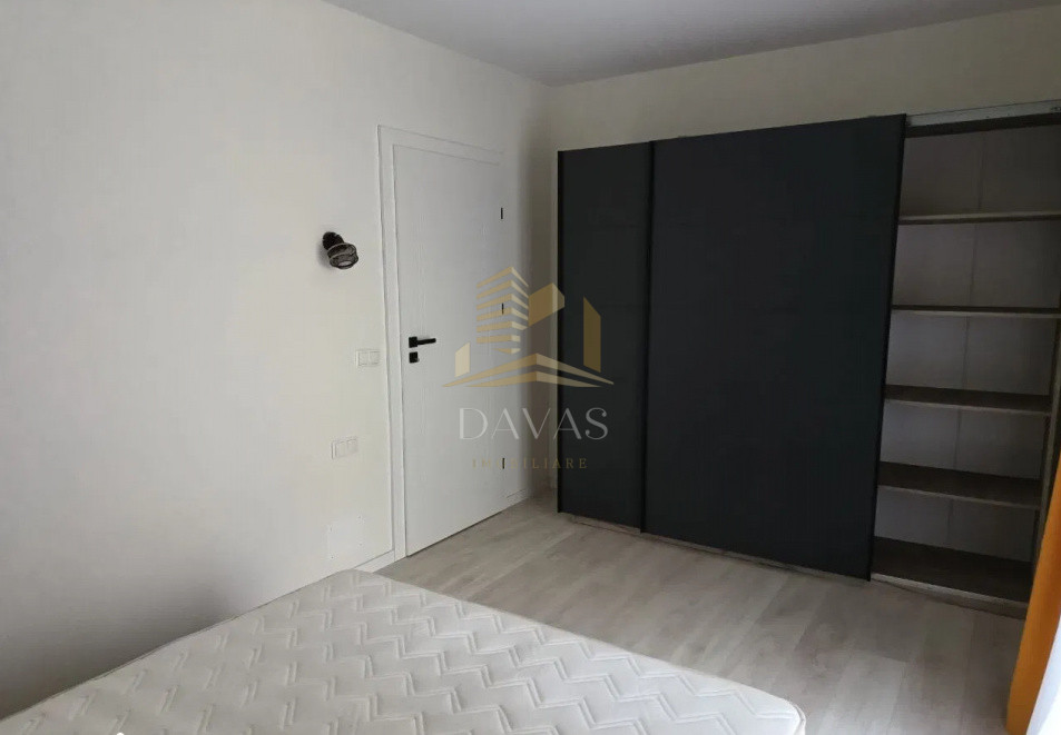 Apartament 3 camere semidecomandat | Parcare inclusă in preț | Piezișă | Hasdeu