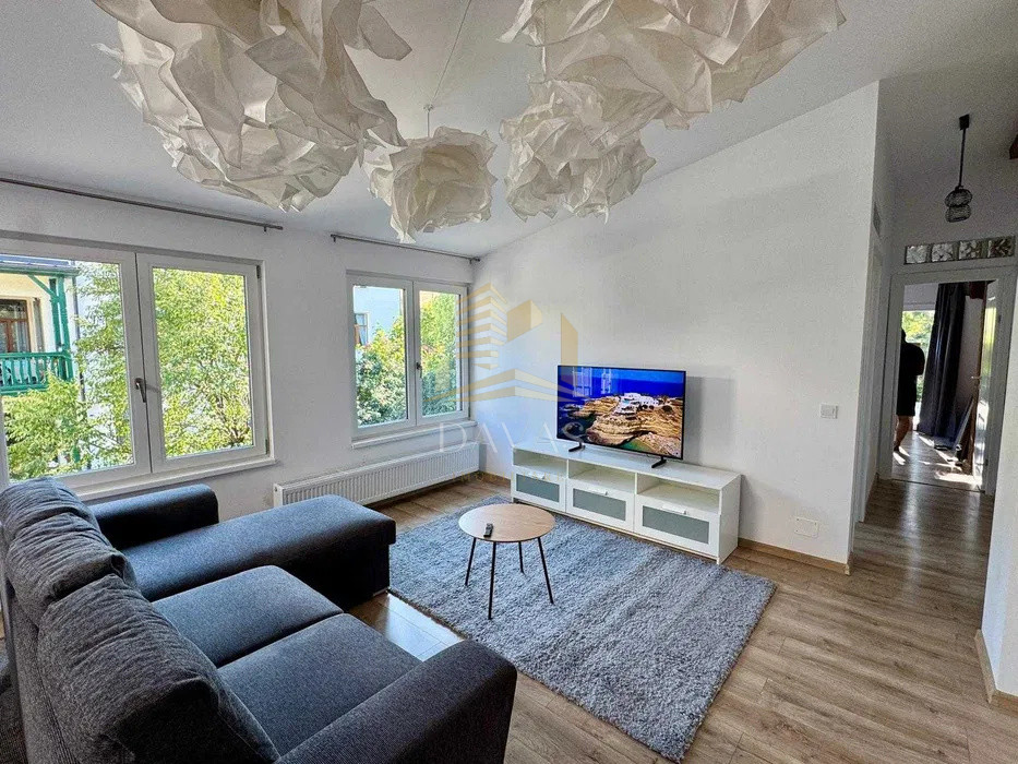 Apartament 3 camere semidecomandat | Central | 1.250 euro cheltuieli incluse