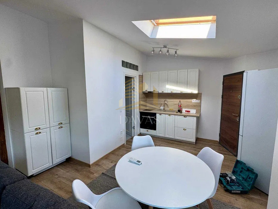 Apartament 3 camere semidecomandat | Central | 1.250 euro cheltuieli incluse