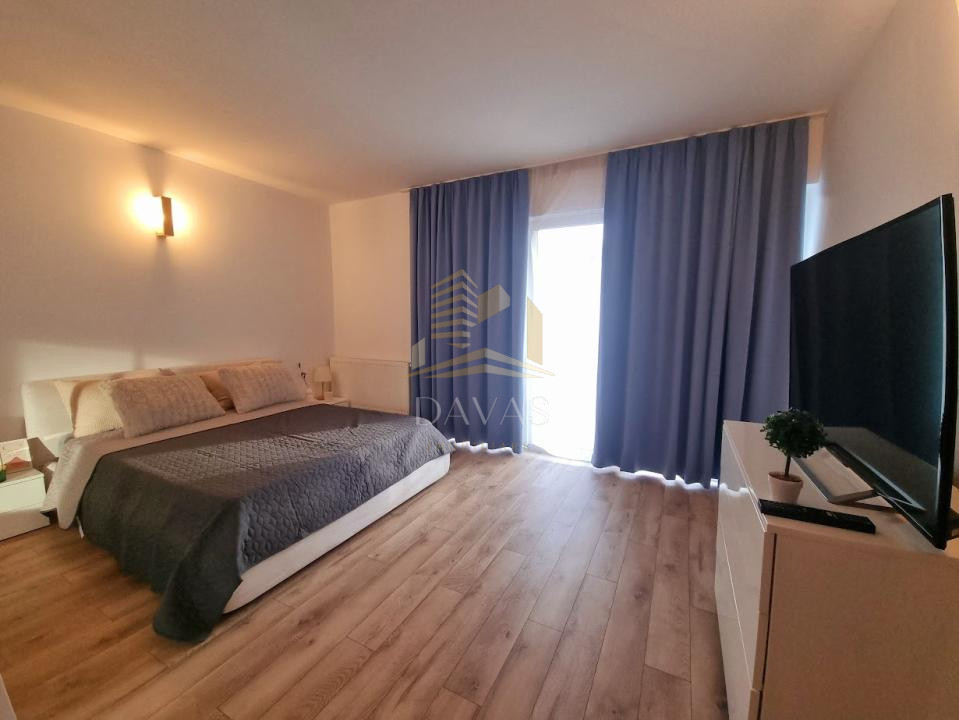 Penthouse pe 2 niveluri de închiriat | 4 camere| 160mp| Terasa 75mp | Buna Ziua