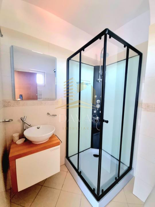 Penthouse pe 2 niveluri de închiriat | 4 camere| 160mp| Terasa 75mp | Buna Ziua