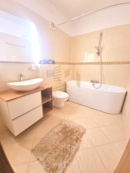 Penthouse pe 2 niveluri de închiriat | 4 camere| 160mp| Terasa 75mp | Buna Ziua