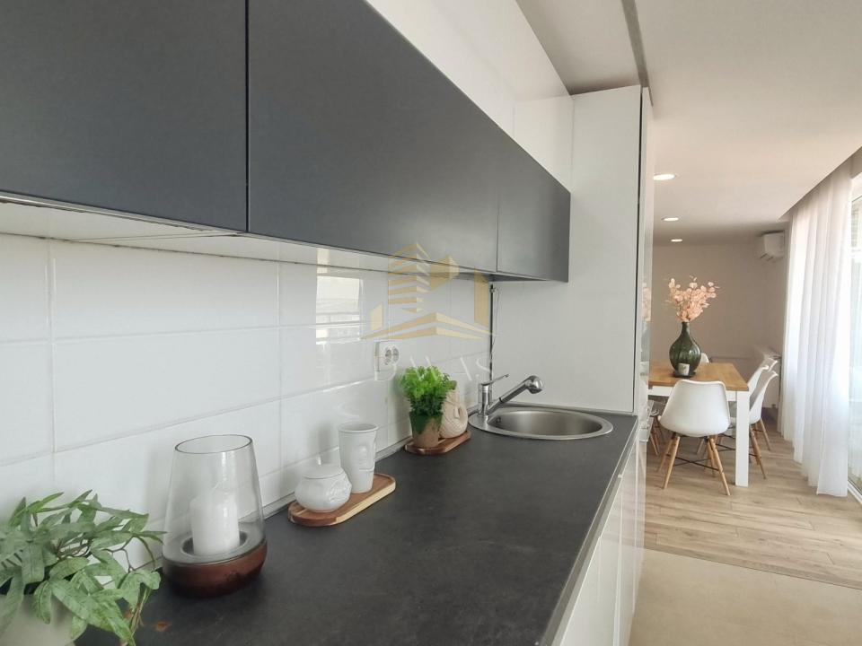 Penthouse pe 2 niveluri de închiriat | 4 camere| 160mp| Terasa 75mp | Buna Ziua