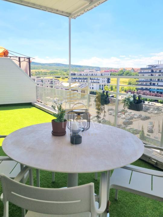 Penthouse pe 2 niveluri de închiriat | 4 camere| 160mp| Terasa 75mp | Buna Ziua