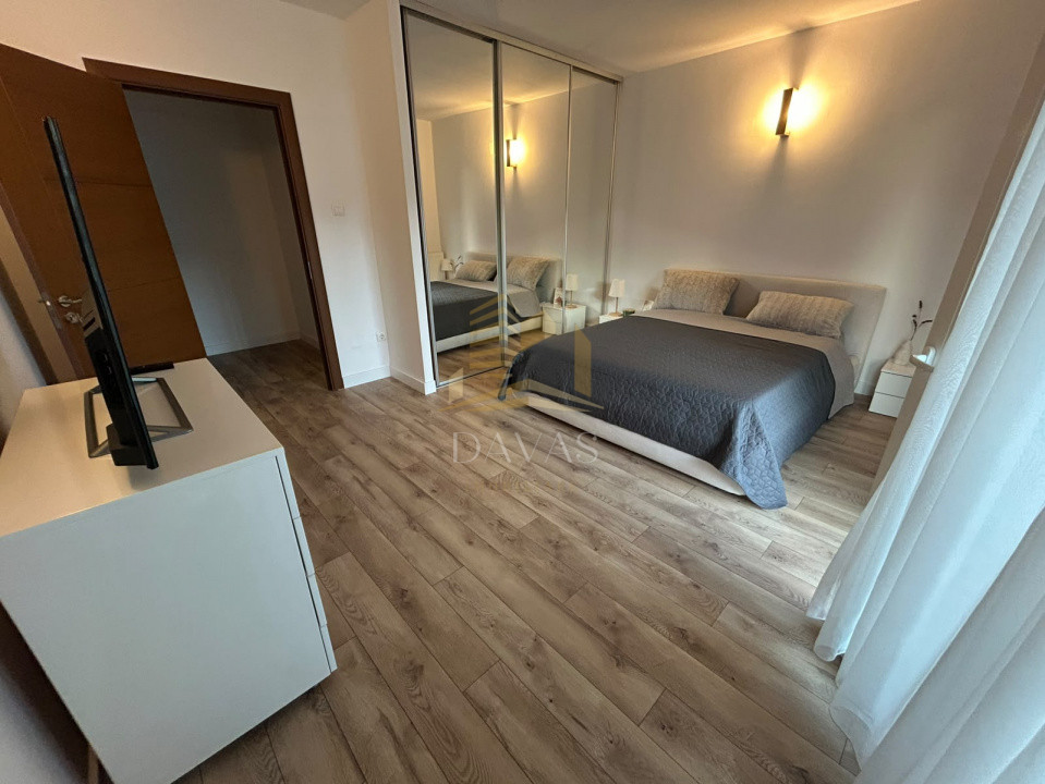 Penthouse pe 2 niveluri de închiriat | 4 camere| 160mp| Terasa 75mp | Buna Ziua