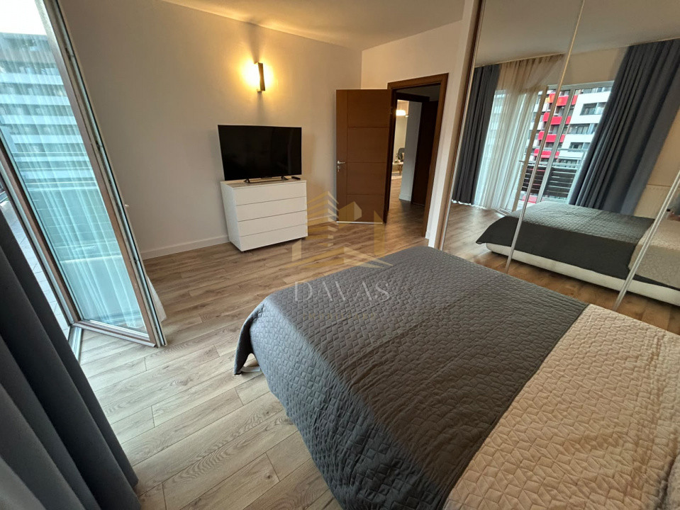 Penthouse pe 2 niveluri de închiriat | 4 camere| 160mp| Terasa 75mp | Buna Ziua