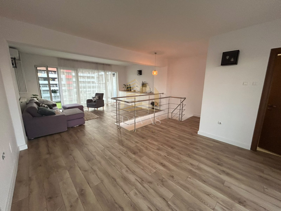 Penthouse pe 2 niveluri de închiriat | 4 camere| 160mp| Terasa 75mp | Buna Ziua