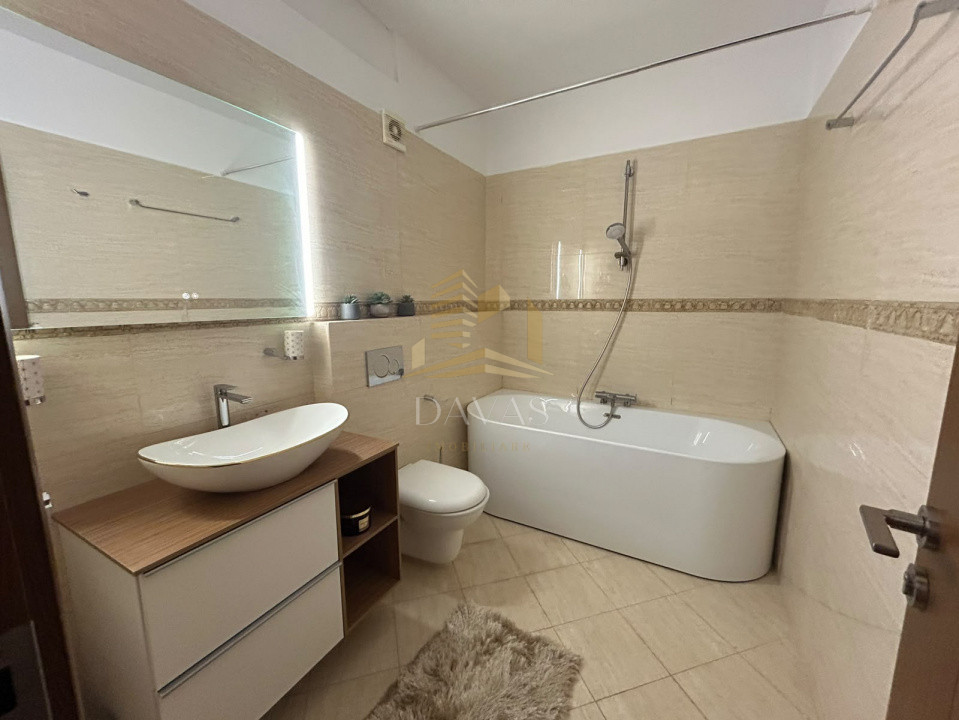 Penthouse pe 2 niveluri de închiriat | 4 camere| 160mp| Terasa 75mp | Buna Ziua