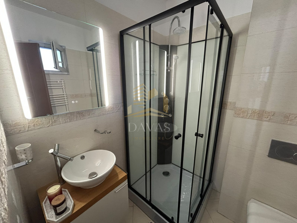 Penthouse pe 2 niveluri de închiriat | 4 camere| 160mp| Terasa 75mp | Buna Ziua