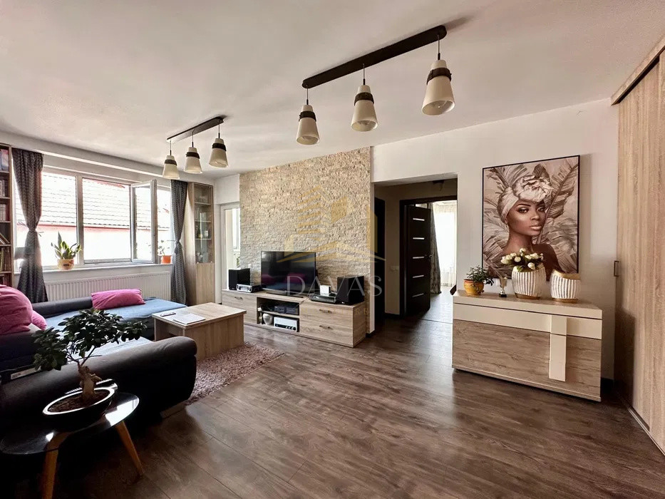 Apartament 3 camere semidecomandat+2parcari subterane incluse | Andrei Mureșanu 