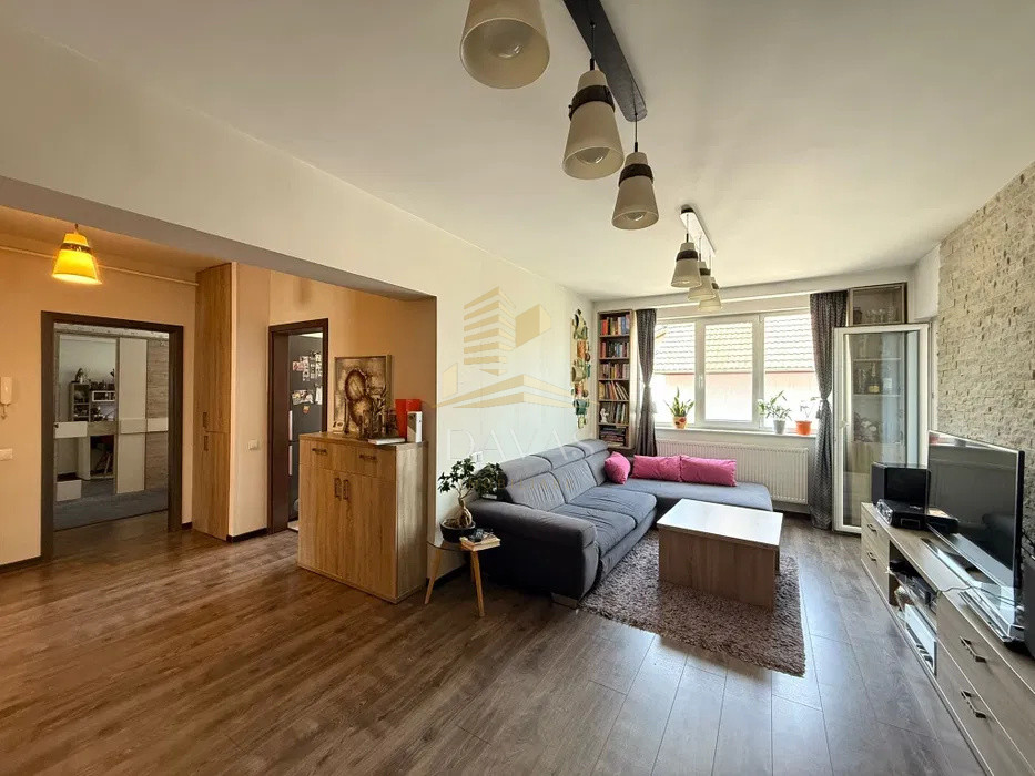 Apartament 3 camere semidecomandat+2parcari subterane incluse | Andrei Mureșanu 
