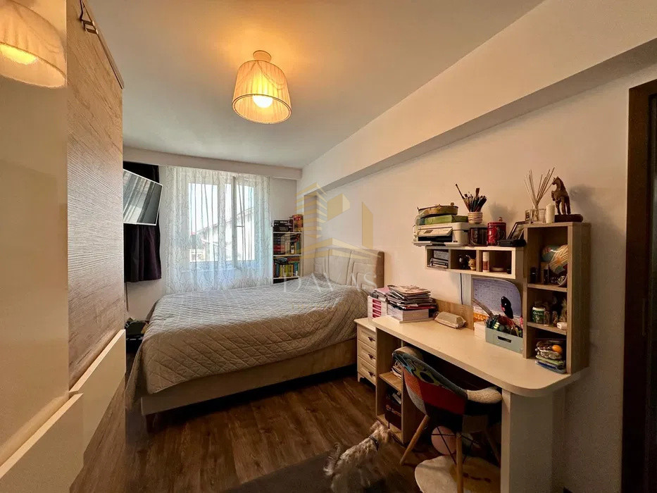 Apartament 3 camere semidecomandat+2parcari subterane incluse | Andrei Mureșanu 