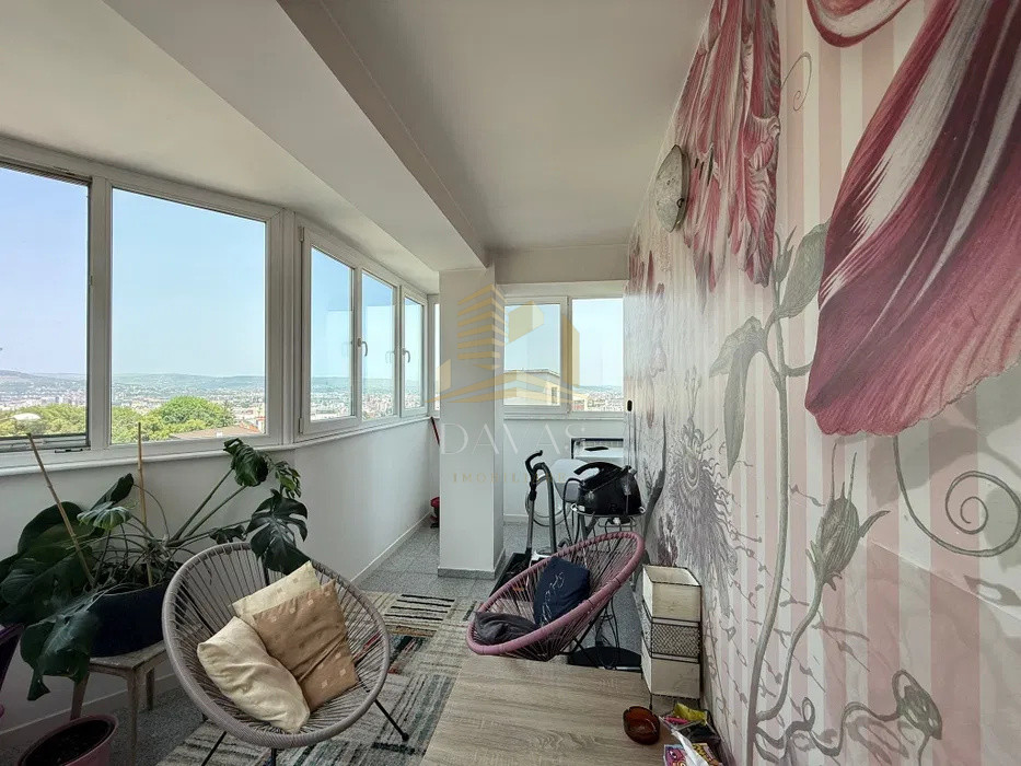 Apartament 3 camere semidecomandat+2parcari subterane incluse | Andrei Mureșanu 