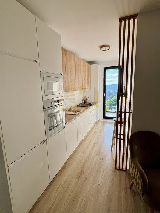 Apartament 3 camere semidecomandat modern | Parcare subterana| Scala Frunzișului