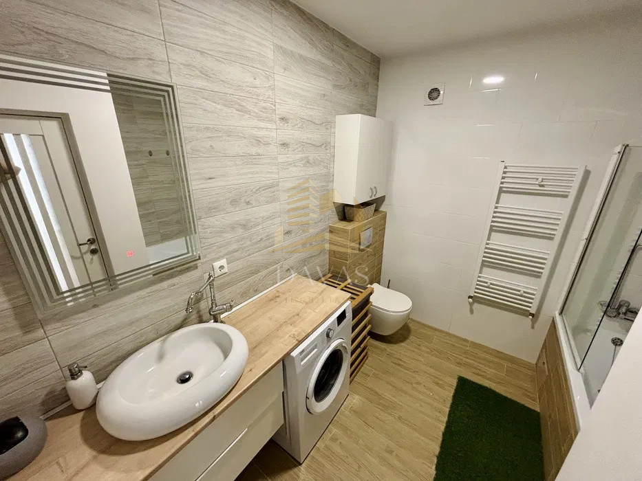 Apartament 3 camere semidecomandat modern | Parcare subterana| Scala Frunzișului