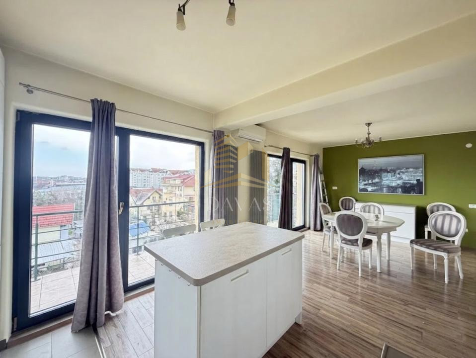 Penthouse |LUX| pe 3 nivele  210 mp garaj+ 3 locuri de parcare incluse in preț