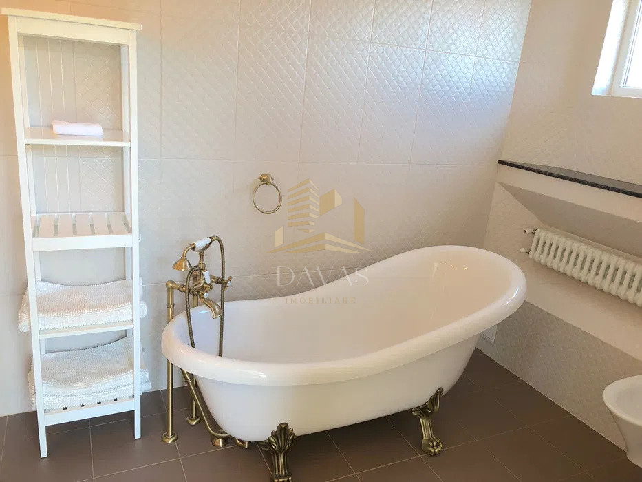Penthouse |LUX| pe 3 nivele  210 mp garaj+ 3 locuri de parcare incluse in preț