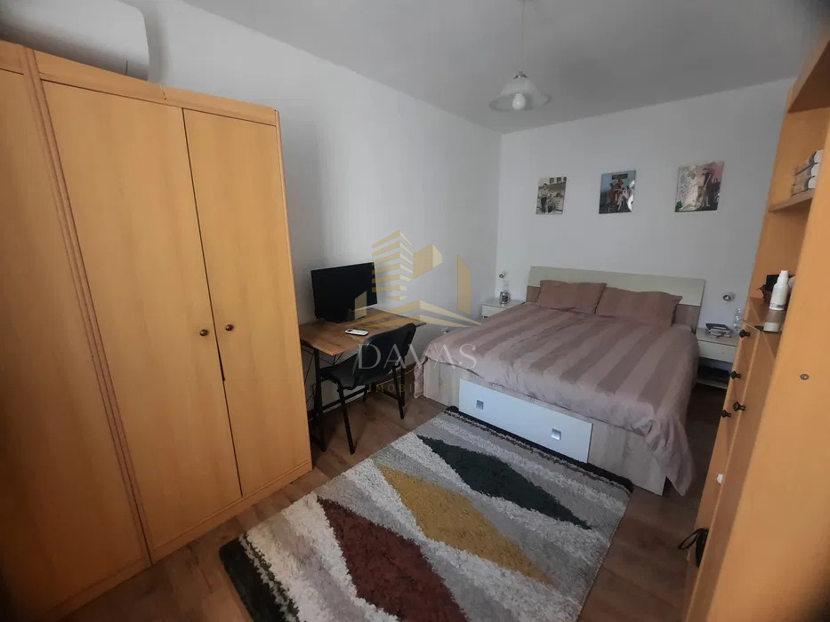 Apartament 3 camere semidecomandate Grigorescu | Etaj intermediar | Parcare 