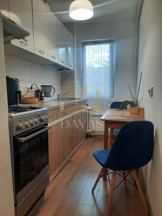 Apartament 3 camere semidecomandate Grigorescu | Etaj intermediar | Parcare 
