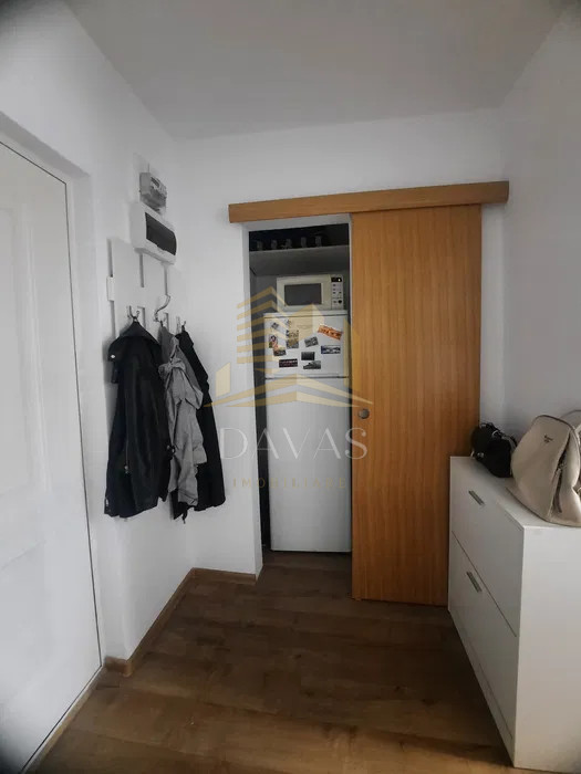 Apartament 3 camere semidecomandate Grigorescu | Etaj intermediar | Parcare 