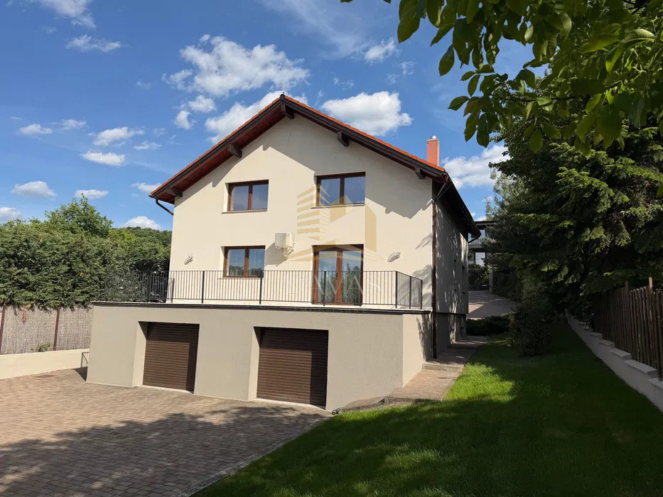 Vila individuală | 5 camere | Garaj Dublu | 1.000mp teren | 291mp utili | Făget