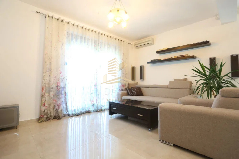 Vila individuală | 5 camere | Garaj Dublu | 1.000mp teren | 291mp utili | Făget