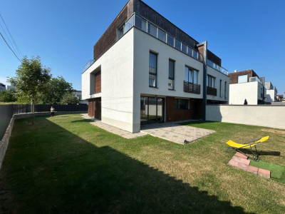 Duplex modern de închiriat | 228mp utili | terasa | garaj | teren 375mp | Europa