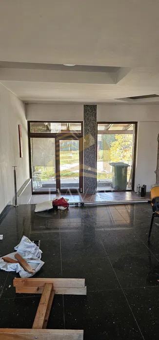 Casa de Vânzare  6 camere 350mp | 1.300 mp Teren | Europa