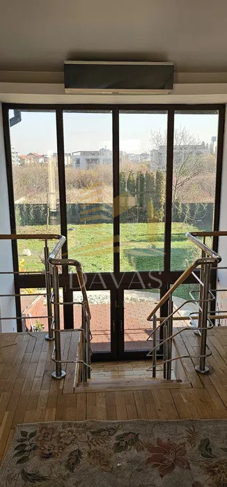 Casa de Vânzare  6 camere 350mp | 1.300 mp Teren | Europa