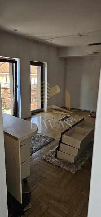 Casa de Vânzare  6 camere 350mp | 1.300 mp Teren | Europa