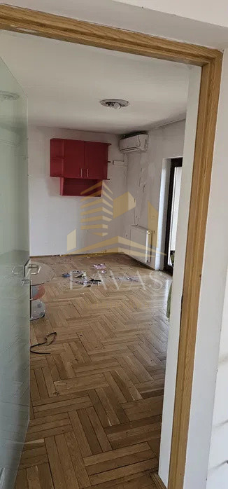 Casa de Vânzare  6 camere 350mp | 1.300 mp Teren | Europa