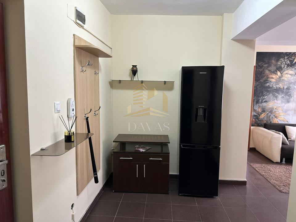Apartament 3 camere semidecomandat de închiriat | The OFFICE