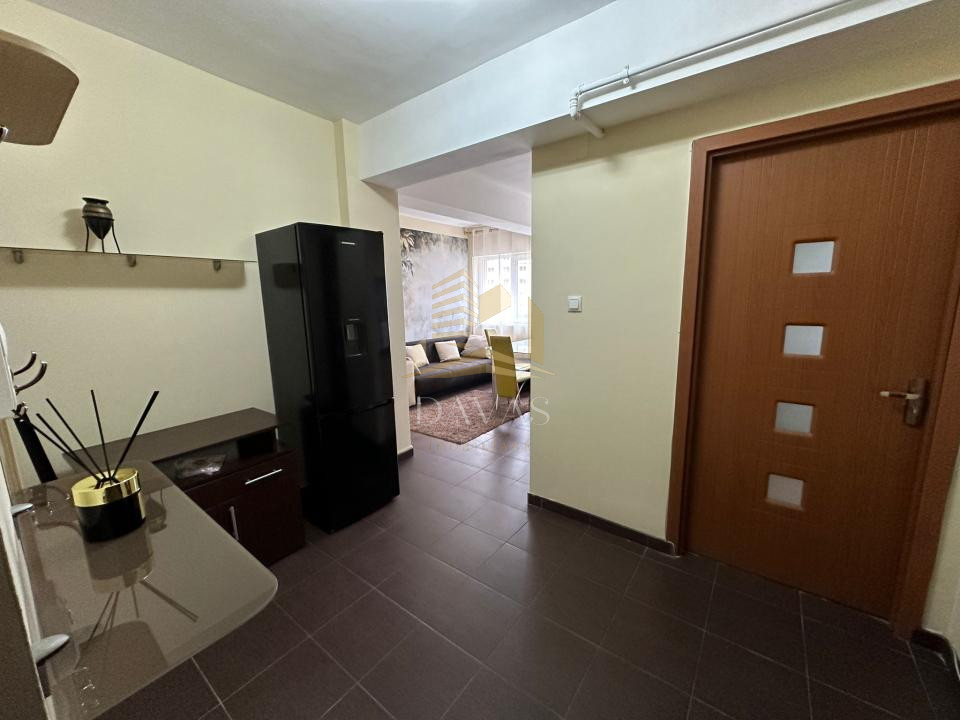 Apartament 3 camere semidecomandat de închiriat | The OFFICE