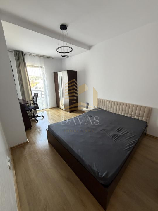 Apartament 3 camere semidecomandat de închiriat  + Parcare inclusa | Centru 