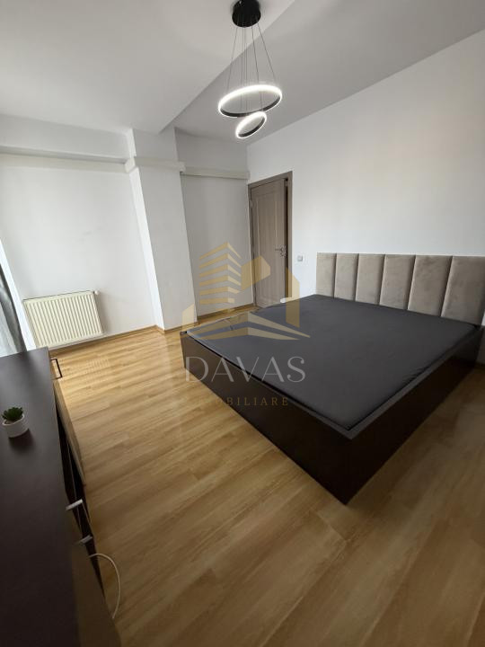 Apartament 3 camere semidecomandat de închiriat  + Parcare inclusa | Centru 