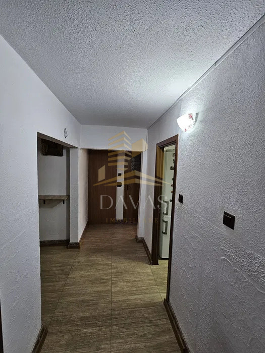 Apartament 3 camere decomandat+parcare inclusă in preț|Intre Lacuri| Iulius Mall